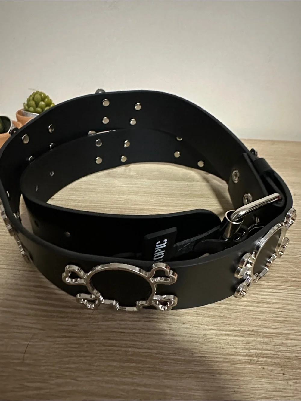 Hot Topic Black Faux Leather Skull & Crossbones Belt Size L NWOT